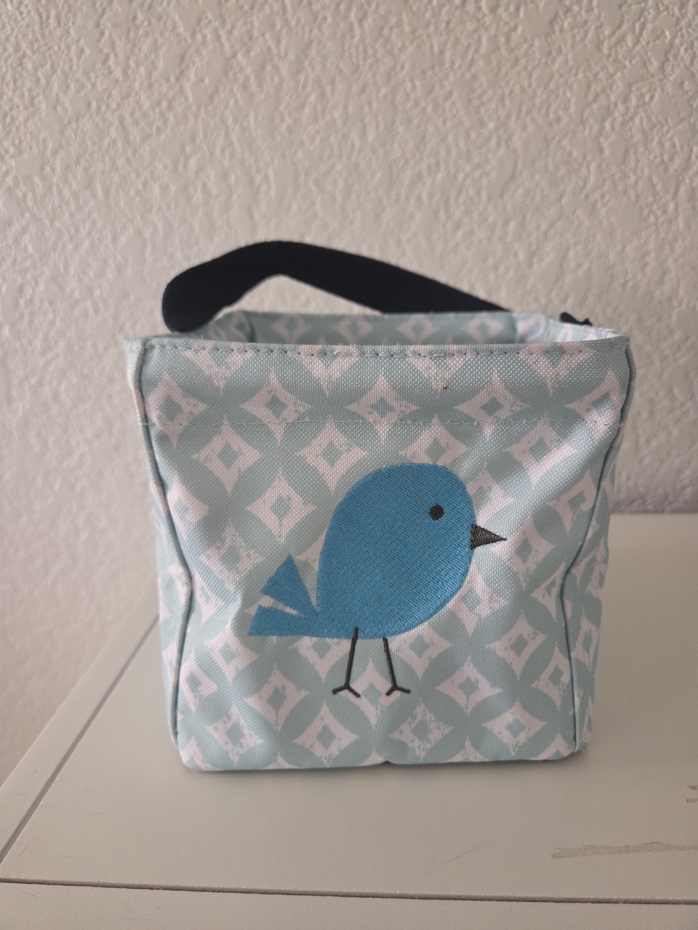 thirty-one Little Carryall Cube With Embroided Bird - So Cute!